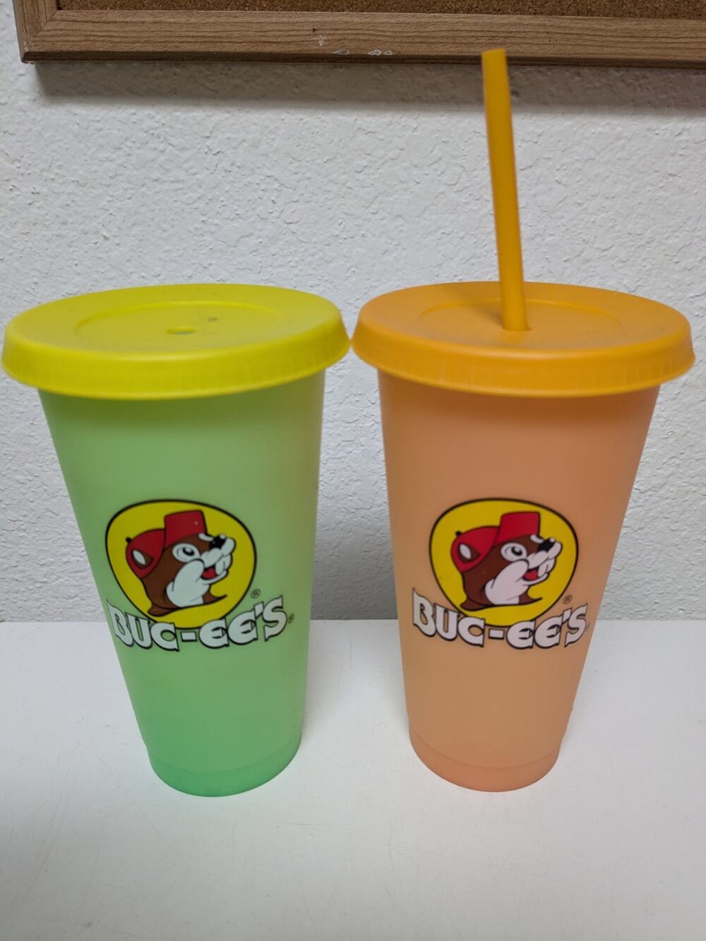 Buc-ee’s 25 Oz Plastic Drink Tumblers Cups w/ Lids & Straw Pastels set of 2